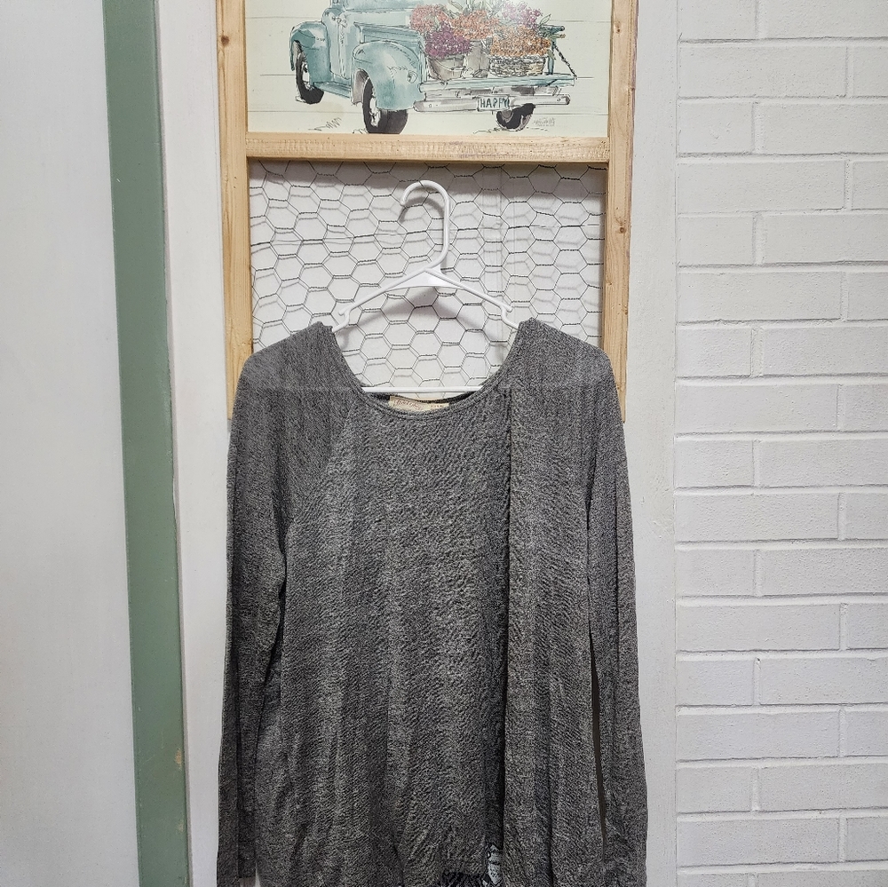 Grey shirt with a color in the back
